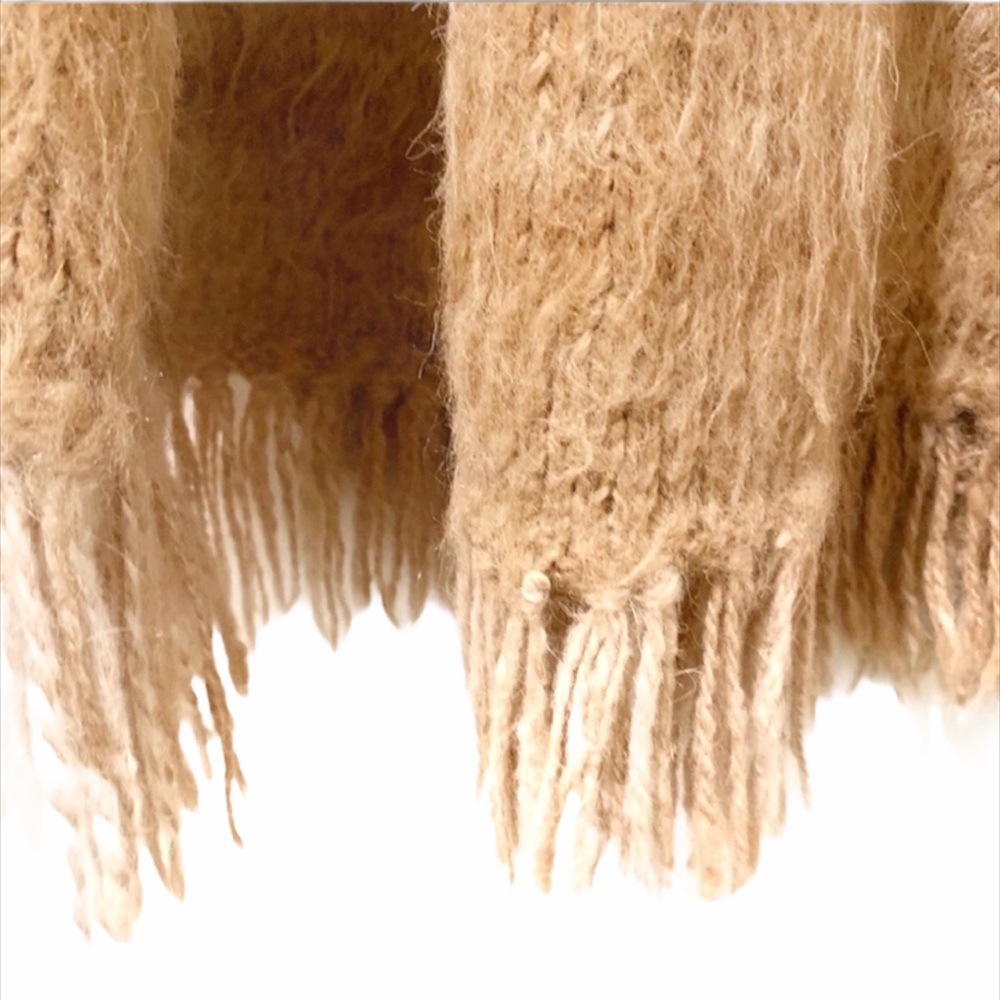 VINTAGE 70’s Camel Tan Mohair Poncho Aztec - Picture 6 of 6